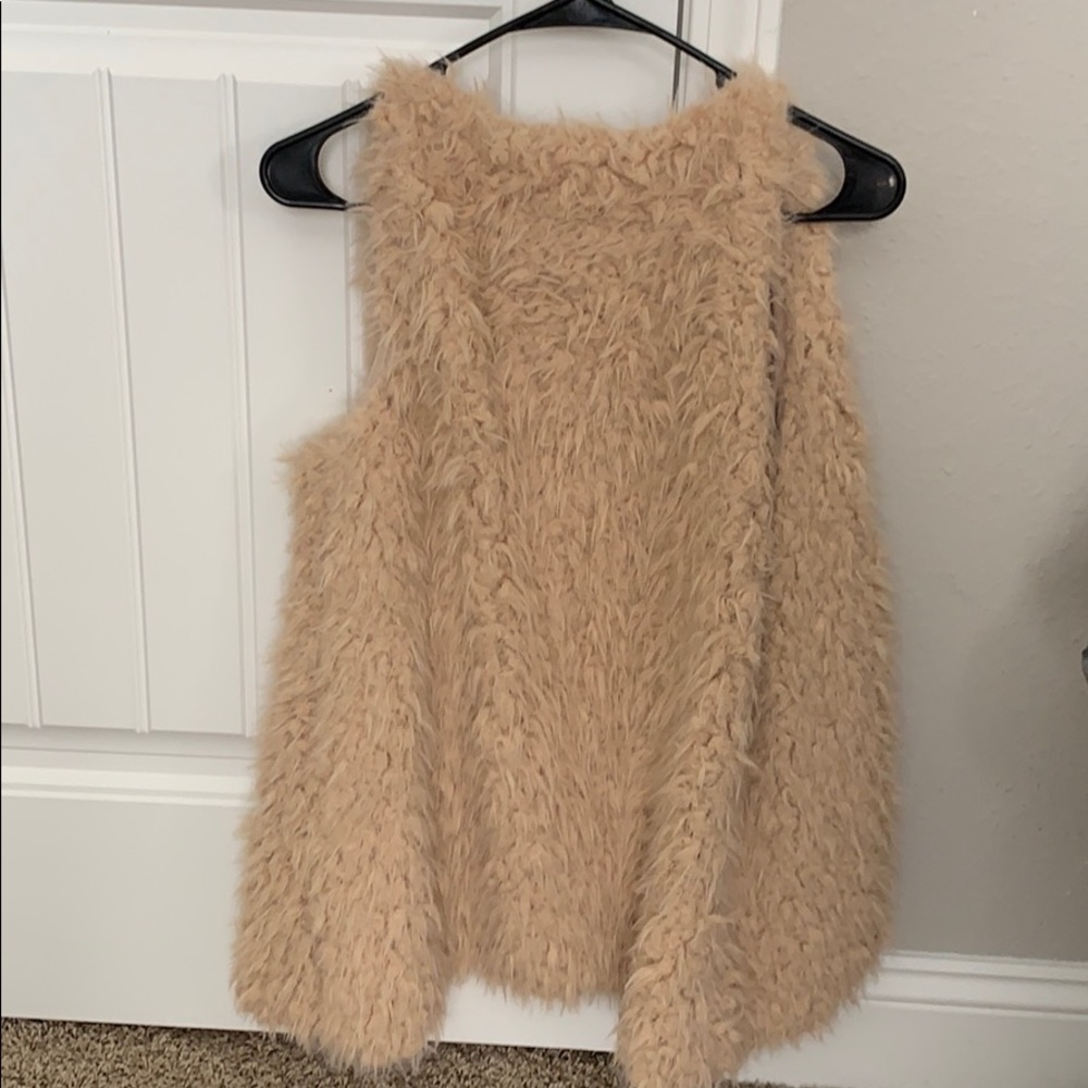 Vest - Picture 2 of 3